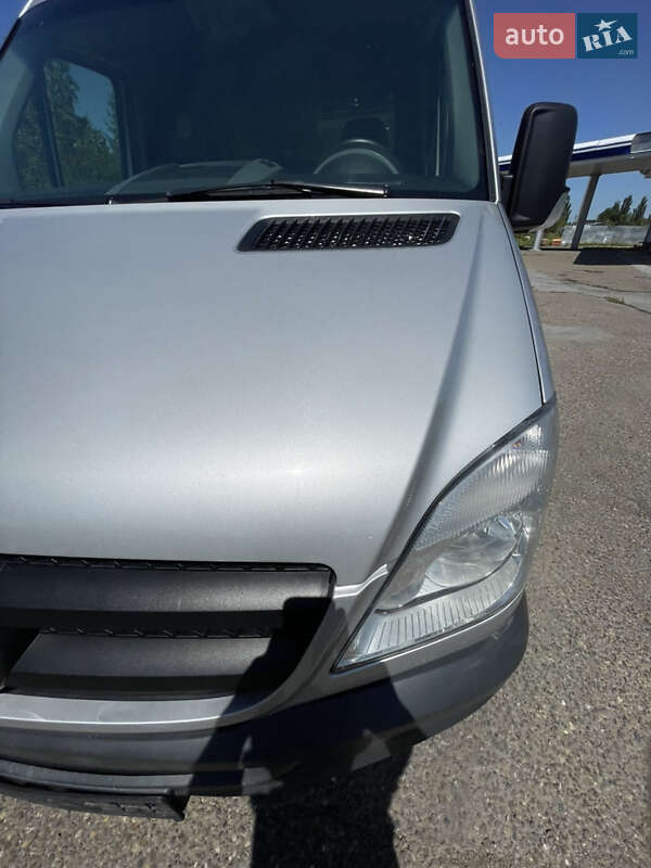 Грузовой фургон Mercedes-Benz Sprinter 2012 в Черновцах