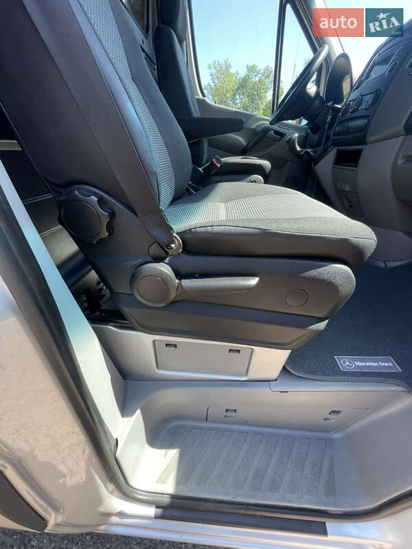 Грузовой фургон Mercedes-Benz Sprinter 2012 в Черновцах