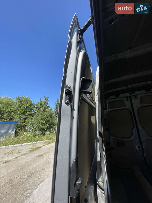 Грузовой фургон Mercedes-Benz Sprinter 2012 в Черновцах