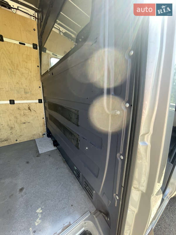 Грузовой фургон Mercedes-Benz Sprinter 2012 в Черновцах