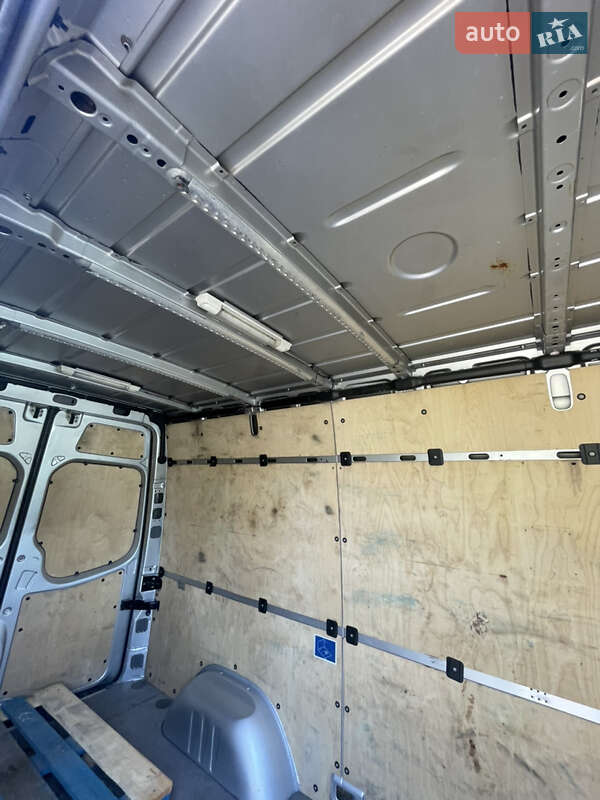 Грузовой фургон Mercedes-Benz Sprinter 2012 в Черновцах