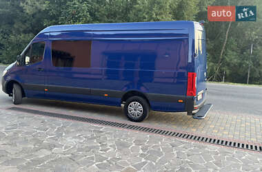 Грузовой фургон Mercedes-Benz Sprinter 2023 в 