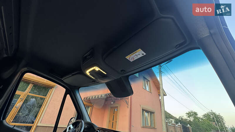 Вантажний фургон Mercedes-Benz Sprinter 2023 в Сваляві