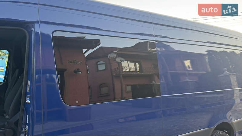 Вантажний фургон Mercedes-Benz Sprinter 2023 в Сваляві