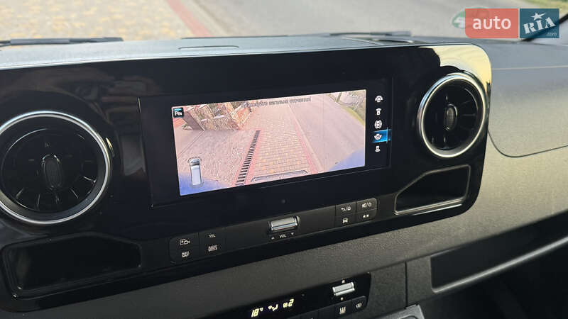 Вантажний фургон Mercedes-Benz Sprinter 2023 в Сваляві