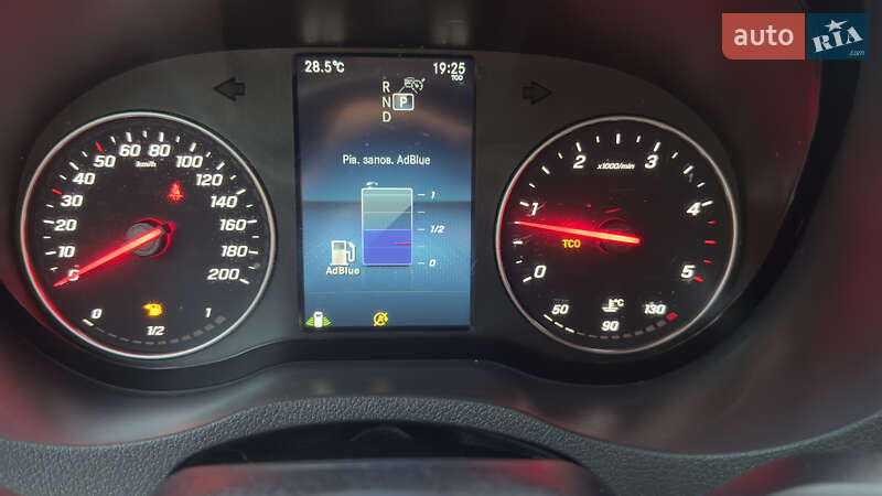 Вантажний фургон Mercedes-Benz Sprinter 2023 в Сваляві