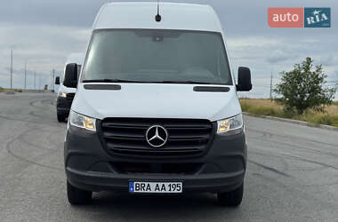 Грузовой фургон Mercedes-Benz Sprinter 2022 в 