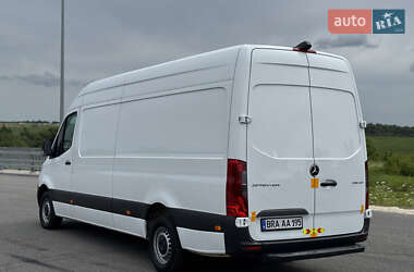 Грузовой фургон Mercedes-Benz Sprinter 2022 в 