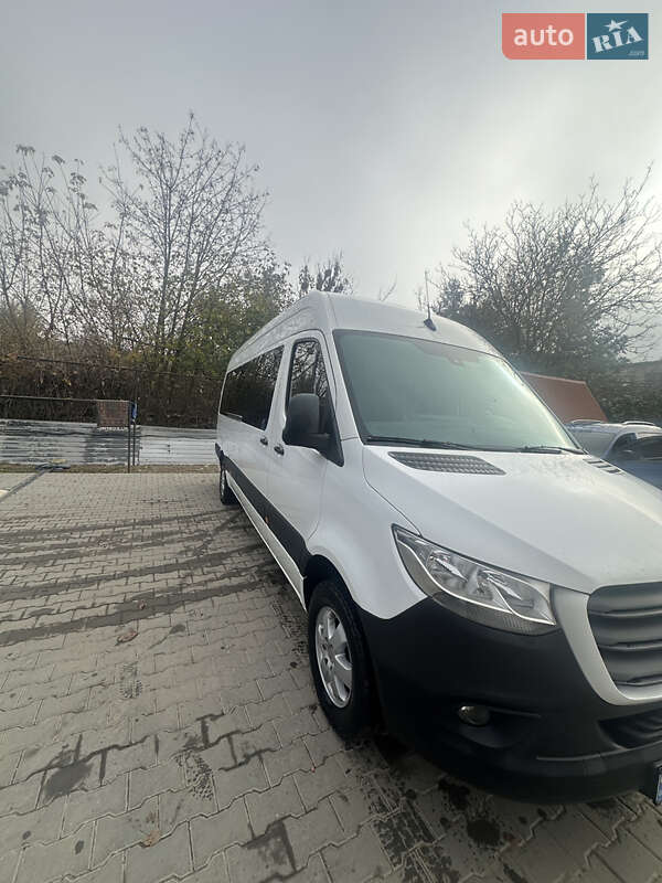 Вантажопасажирський фургон Mercedes-Benz Sprinter 2019 в Чернівцях
