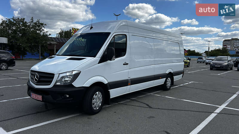 Грузовой фургон Mercedes-Benz Sprinter 2016 в 