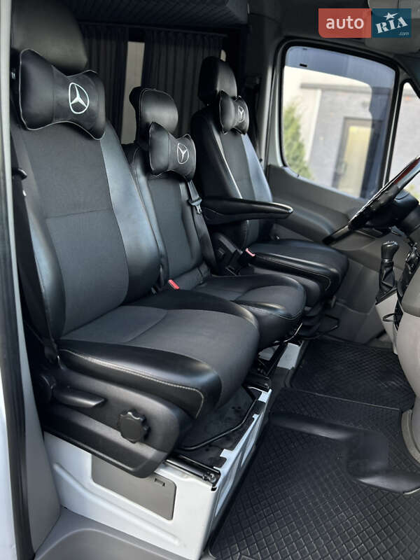 Вантажопасажирський фургон Mercedes-Benz Sprinter 2015 в Івано-Франківську