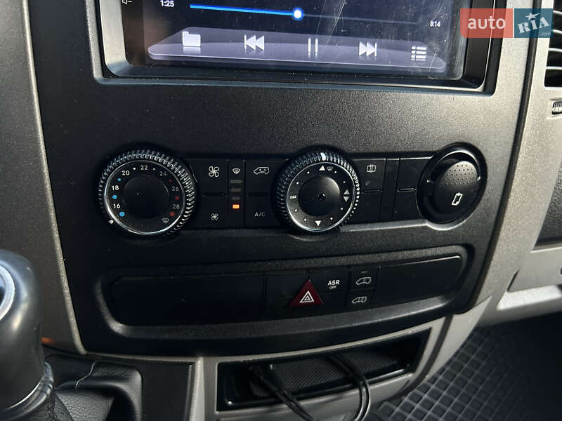 Вантажопасажирський фургон Mercedes-Benz Sprinter 2015 в Івано-Франківську