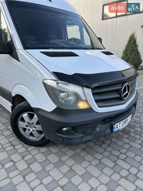 Вантажопасажирський фургон Mercedes-Benz Sprinter 2015 в Івано-Франківську