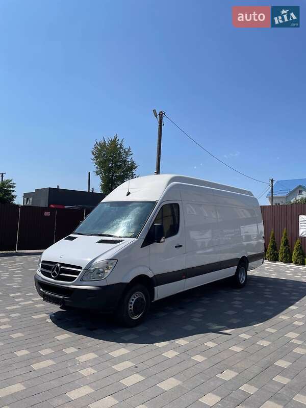 Грузовой фургон Mercedes-Benz Sprinter 2010 в 
