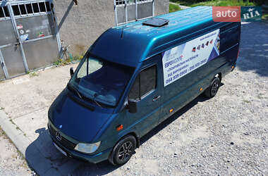 Грузопассажирский фургон Mercedes-Benz Sprinter 2002 в Черновцах