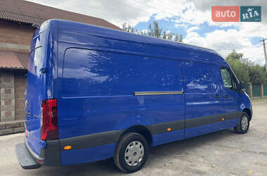 Грузовой фургон Mercedes-Benz Sprinter 2021 в 