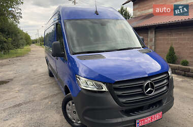Грузовой фургон Mercedes-Benz Sprinter 2021 в 
