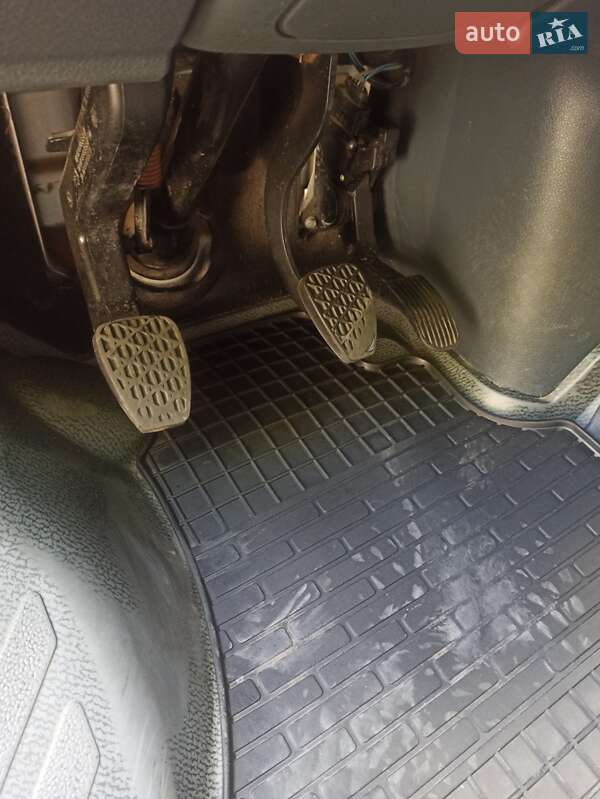 Вантажний фургон Mercedes-Benz Sprinter 2004 в Бершаді фото 18 Вантажний фургон Mercedes-Benz Sprinter 2004 в Бершаді