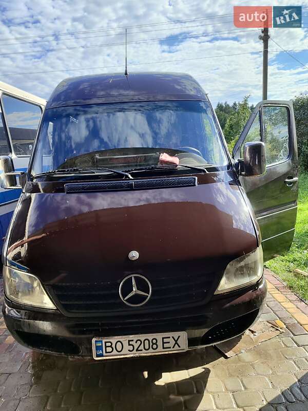 Пригородный автобус Mercedes-Benz Sprinter 2000 в Чорткове