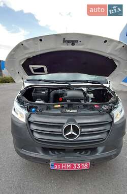 Грузовой фургон Mercedes-Benz Sprinter 2019 в 