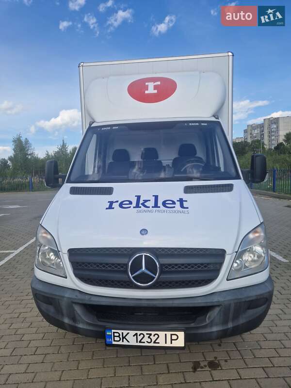 Mercedes-Benz Sprinter 2011
