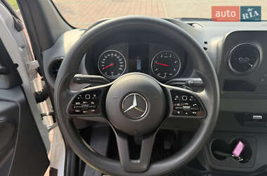 Грузовой фургон Mercedes-Benz Sprinter 2021 в 
