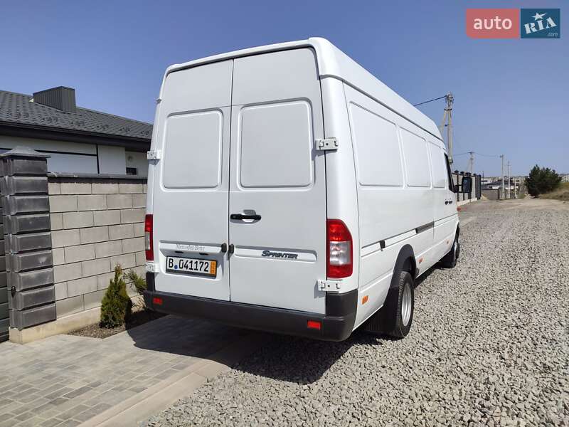 Грузовой фургон Mercedes-Benz Sprinter 2004 в Ровно
