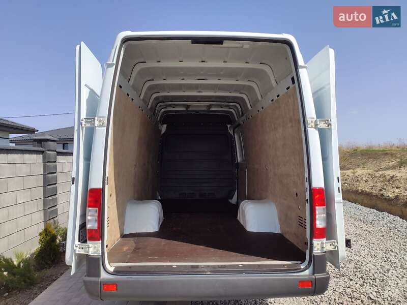 Грузовой фургон Mercedes-Benz Sprinter 2004 в Ровно
