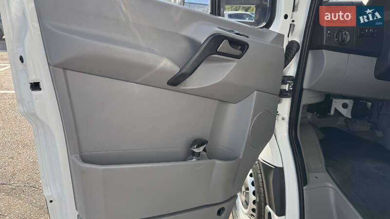 Вантажний фургон Mercedes-Benz Sprinter 2016 в Рівному