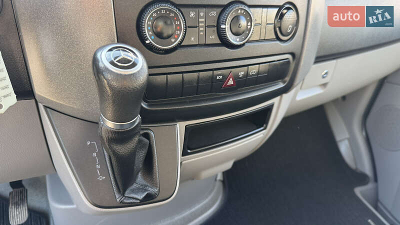 Вантажний фургон Mercedes-Benz Sprinter 2016 в Рівному