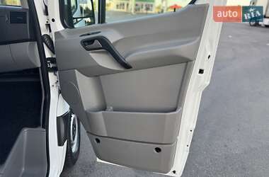 Грузовой фургон Mercedes-Benz Sprinter 2017 в 