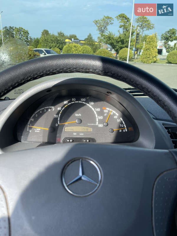 Вантажний фургон Mercedes-Benz Sprinter 2003 в Львові фото 7 Вантажний фургон Mercedes-Benz Sprinter 2003 в Львові