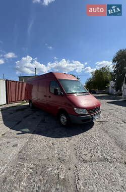Грузовой фургон Mercedes-Benz Sprinter 2005 в 
