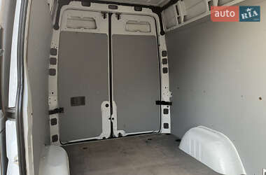 Грузовой фургон Mercedes-Benz Sprinter 2013 в 