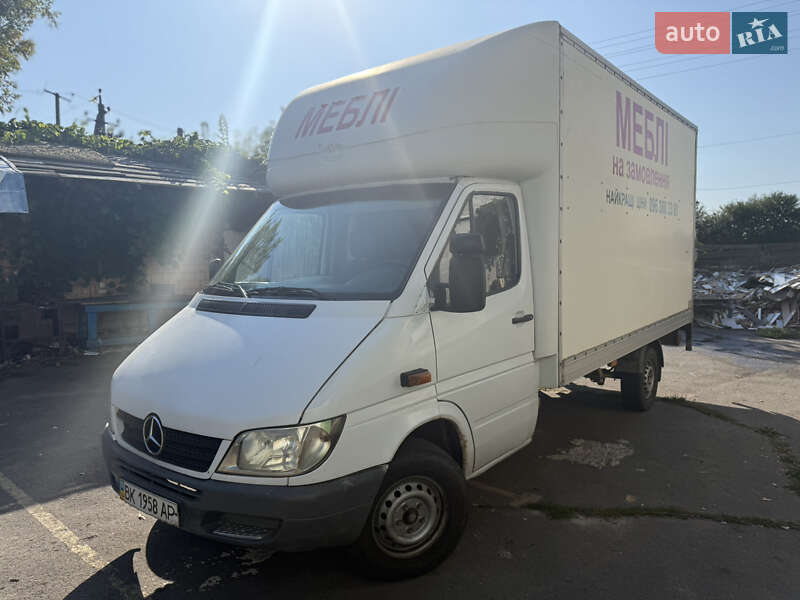 Грузовой фургон Mercedes-Benz Sprinter 2004 в 