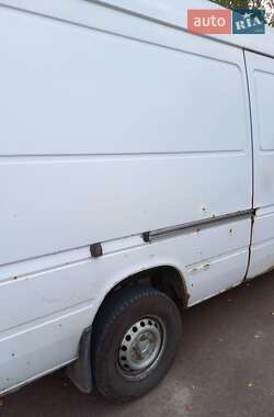 Грузовой фургон Mercedes-Benz Sprinter 2005 в 