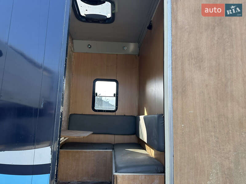 Для перевезення тварин Mercedes-Benz Sprinter 2002 в Бориславі