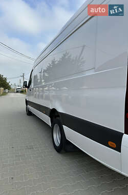 Грузовой фургон Mercedes-Benz Sprinter 2020 в 