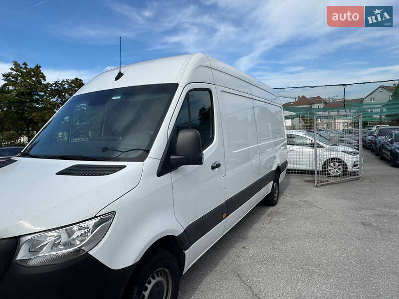 Грузовой фургон Mercedes-Benz Sprinter 2023 в 