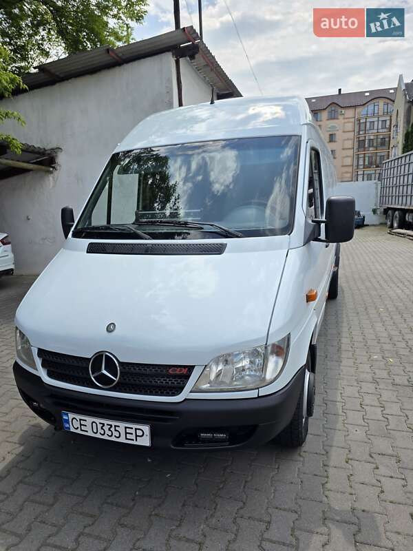 Вантажний фургон Mercedes-Benz Sprinter 2004 в Чернівцях