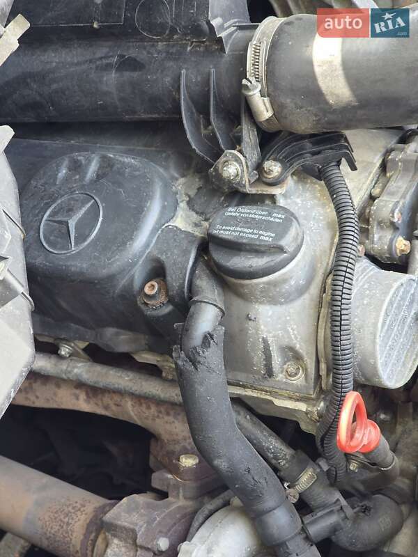 Вантажний фургон Mercedes-Benz Sprinter 2004 в Чернівцях