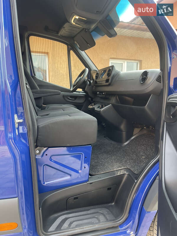 Грузовой фургон Mercedes-Benz Sprinter 2023 в Черновцах