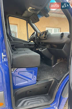 Грузовой фургон Mercedes-Benz Sprinter 2023 в 