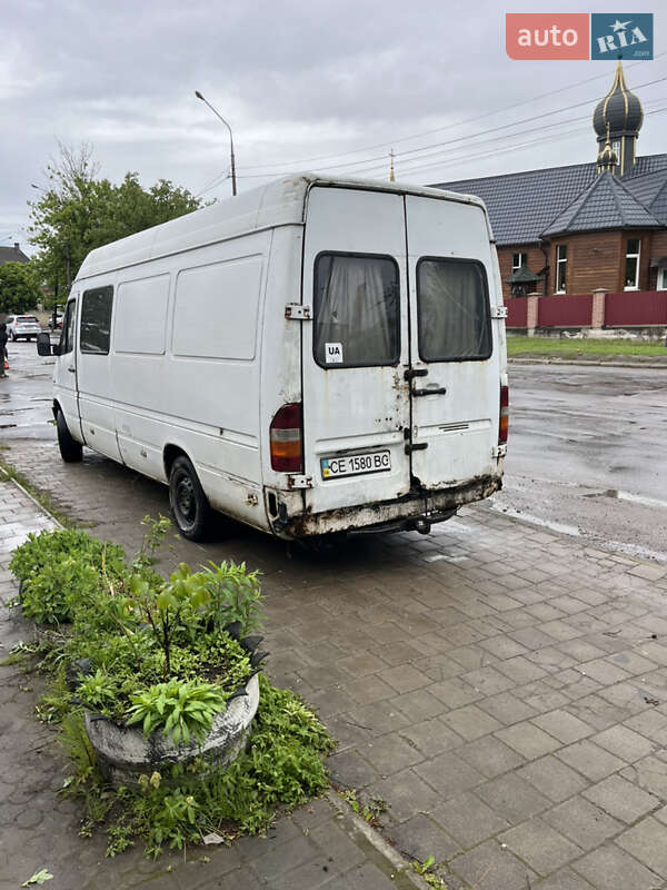 Грузовой фургон Mercedes-Benz Sprinter 1995 в Верховине
