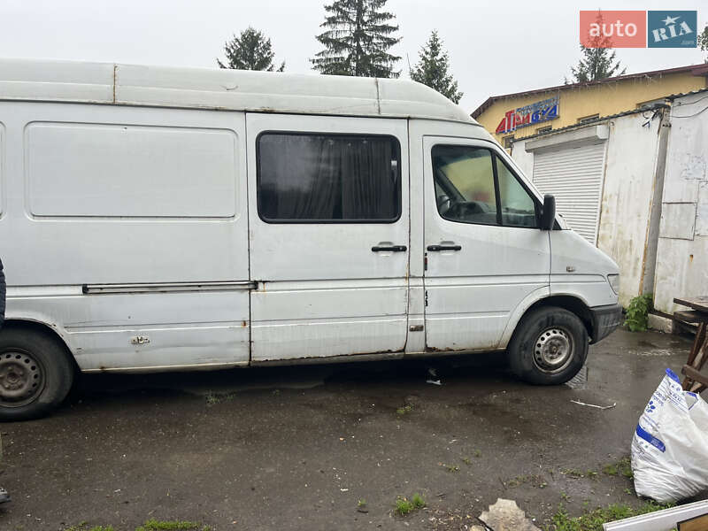 Грузовой фургон Mercedes-Benz Sprinter 1995 в Верховине