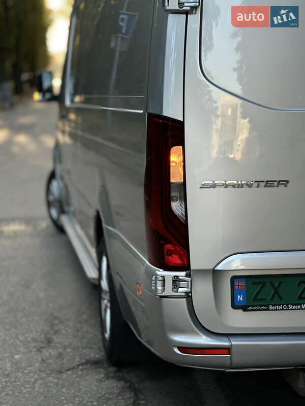 Грузовой фургон Mercedes-Benz Sprinter 2018 в Черновцах