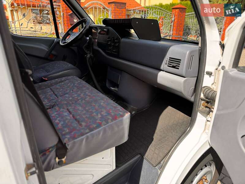Грузовой фургон Mercedes-Benz Sprinter 1999 в Львове