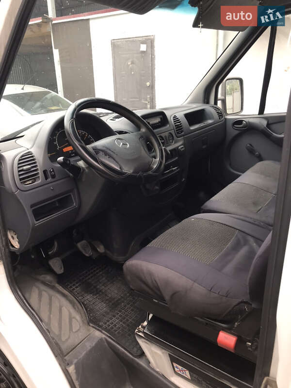 Грузовой фургон Mercedes-Benz Sprinter 2002 в Каменец-Подольском
