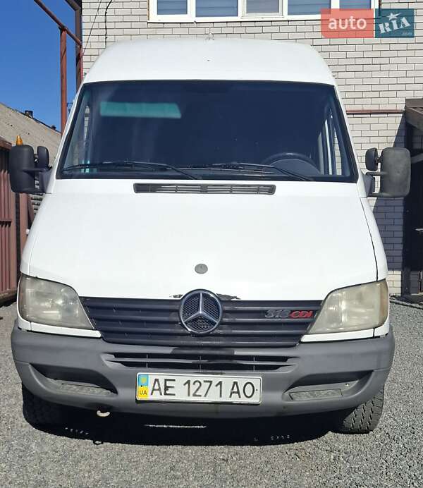 Грузовой фургон Mercedes-Benz Sprinter 2000 в Днепре