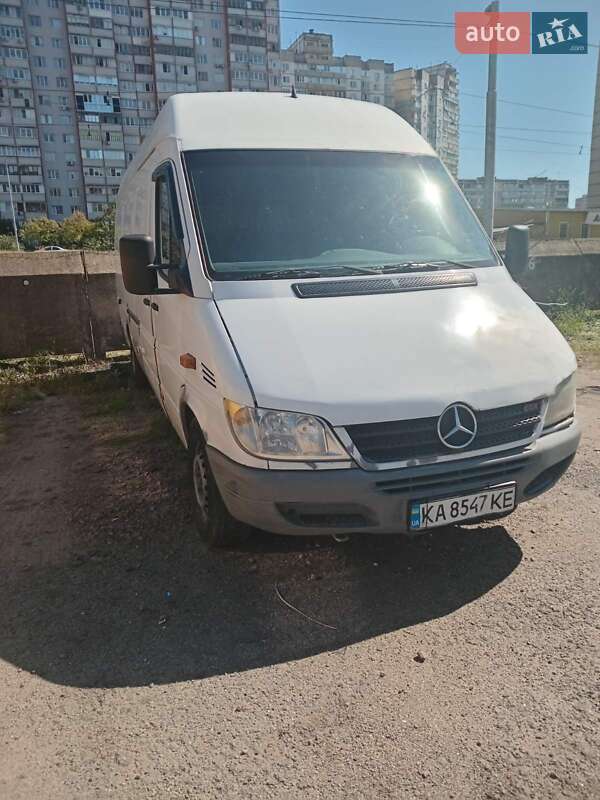 Грузовой фургон Mercedes-Benz Sprinter 2003 в 